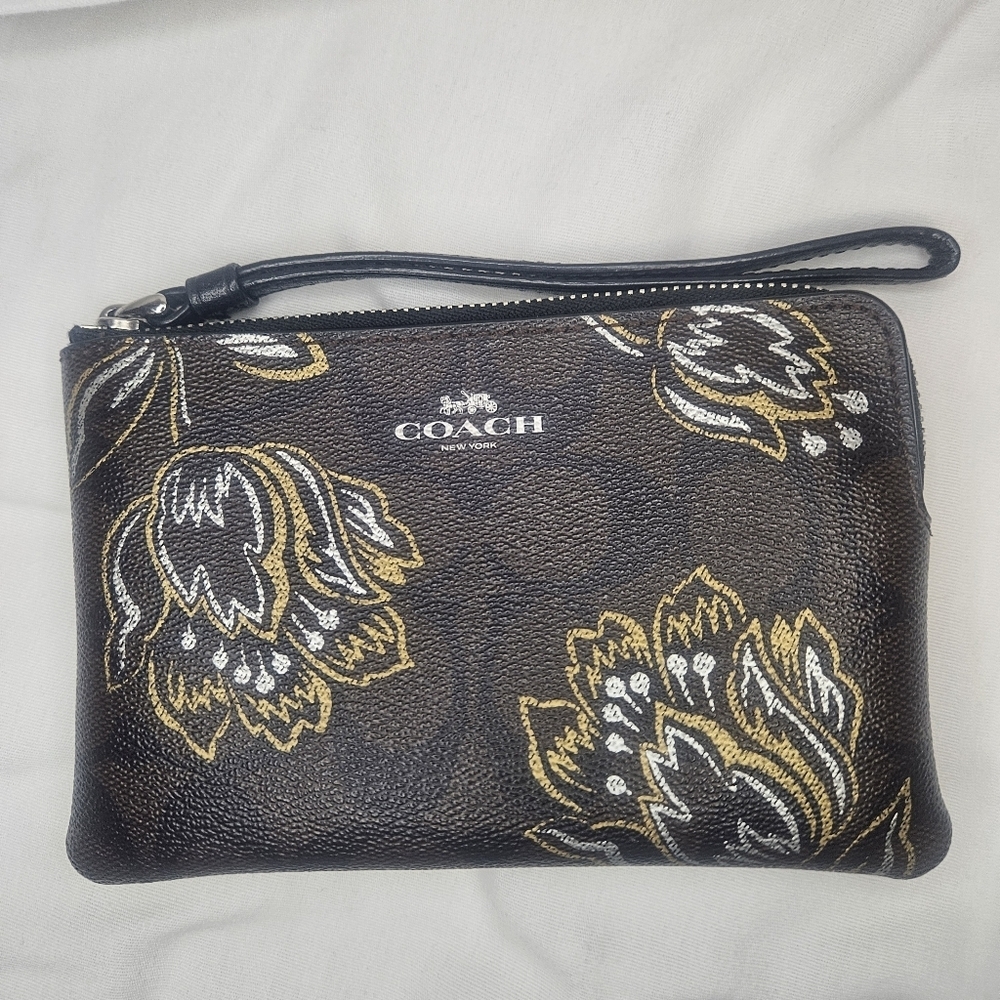 Coach Corner Zip Wristlet In Signature Canvas With Tulip Print Nwot 6.2540.25